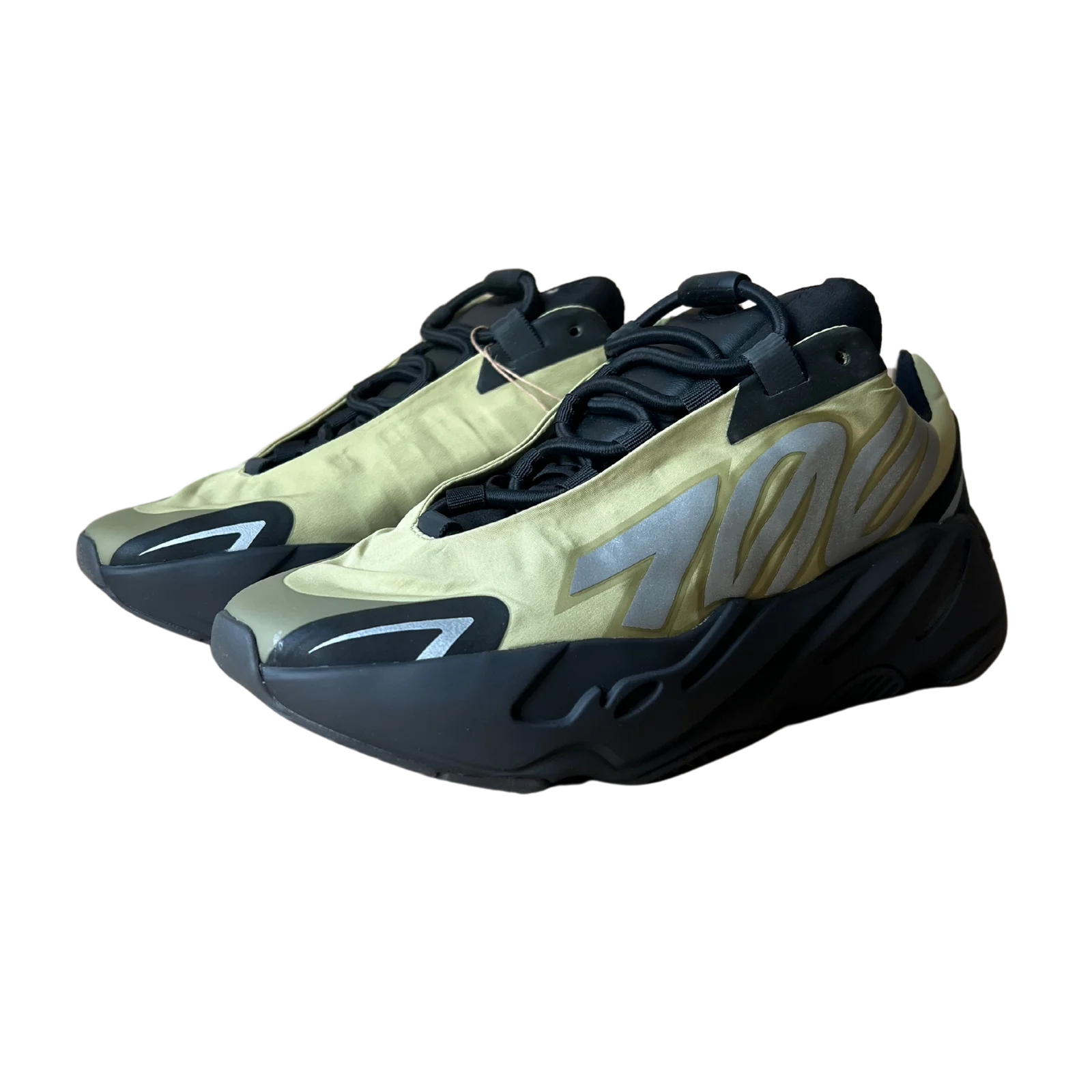 Yeezy 700 MNVN Resin Csanadsoles