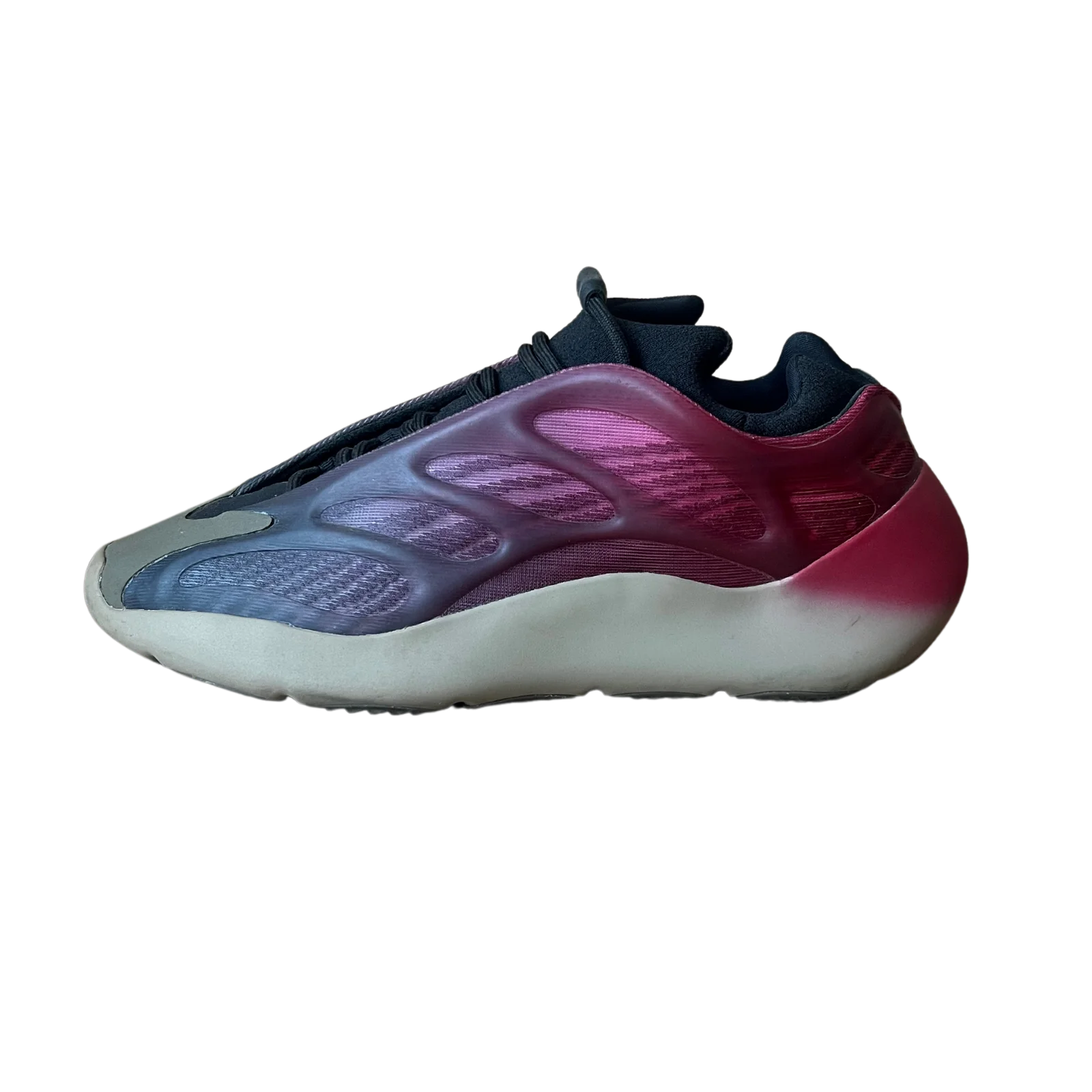 Yeezy 700 V3 Fade Carbon Oldalnézet